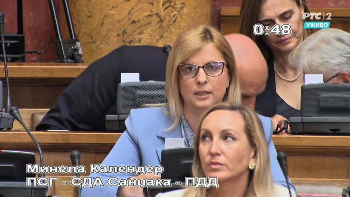 INFORMISANJE NA JEZICIMA MANJINA PRI JAVNIM MEDIJSKIM SERVISIMA