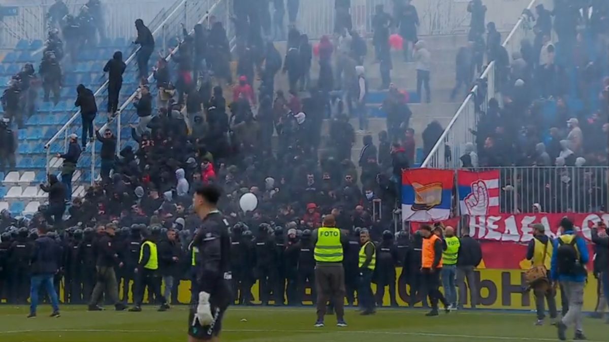 Sramota države: U vrijeme iftara huligani uz povike Ratku Mladiću divljali Novim Pazarom